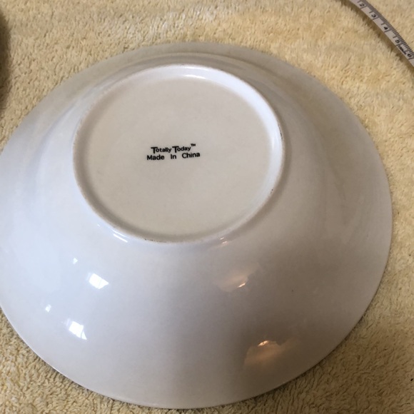 Totally Today Poinsettia On Edge, Green Trim one each Dinner, salad & co… - Picture 6 of 6